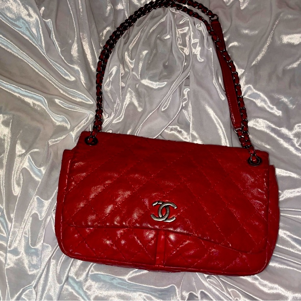 Red jumbo Chanel bag with silver hardware